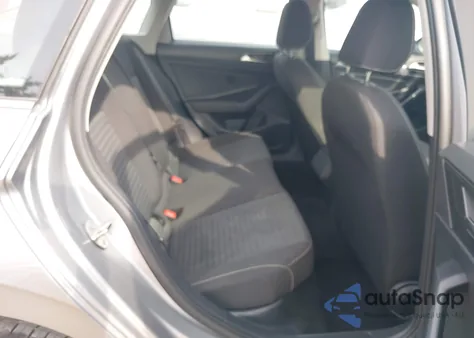 2024 Volkswagen Jetta 1.5T S z USA, uszkodzony, nr VIN 3VW5M7BU2RM031180